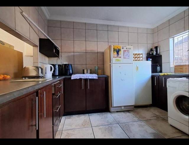 3 BEDROOM TOWNHOUSE FOR SALE IN BRACKENHURST
